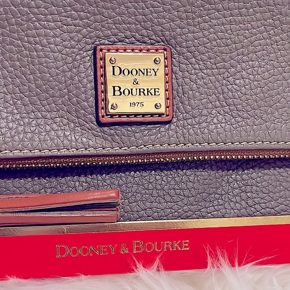 Dooney & Burke coin purse - Picture 3 of 5